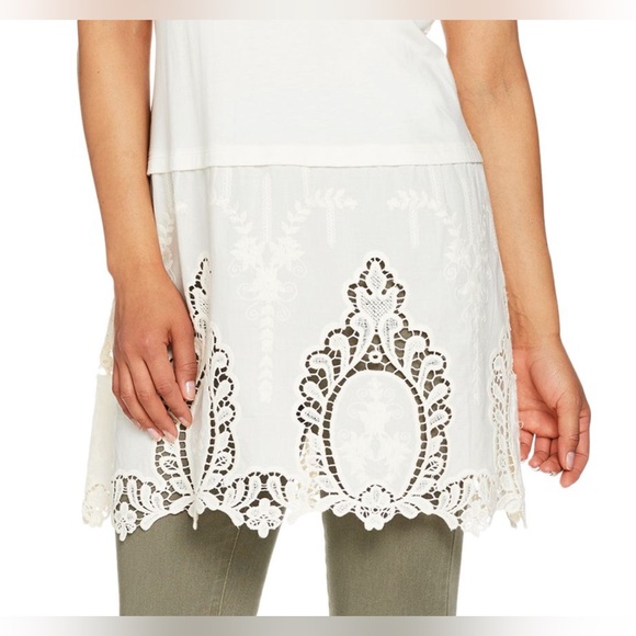 Lori Goldstein LOGO Embroidered Tunic Tank - Picture 3 of 4